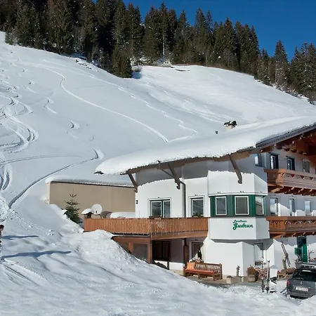 Landhaus Gudrun Тукс