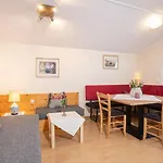 Gudrun Apartament Tux
